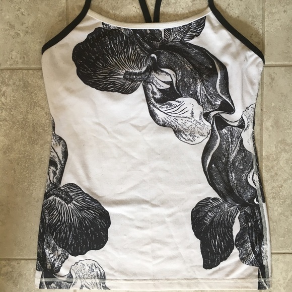 Lululemon top - Picture 1 of 3